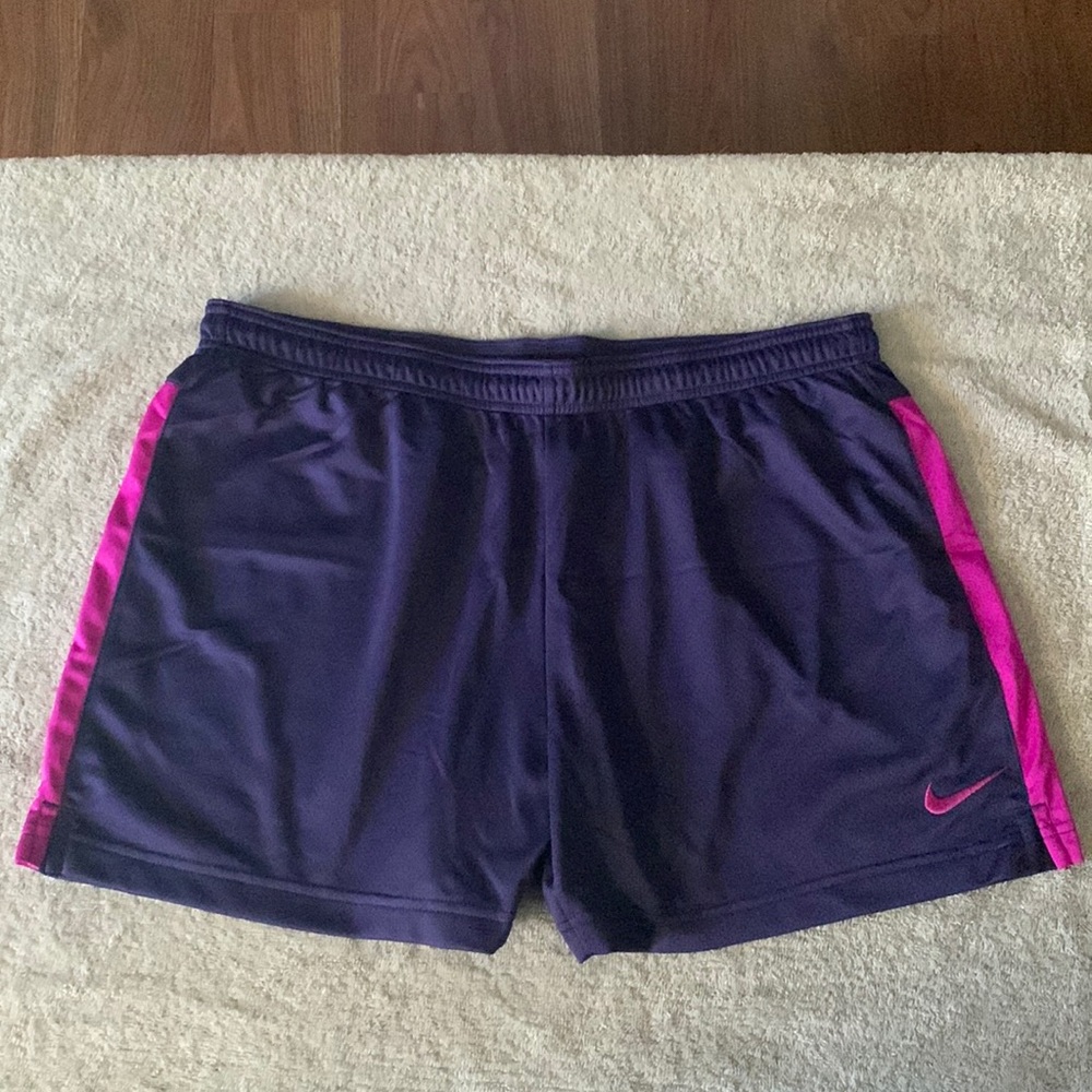 Like New Nike Women’s shorts Size XL